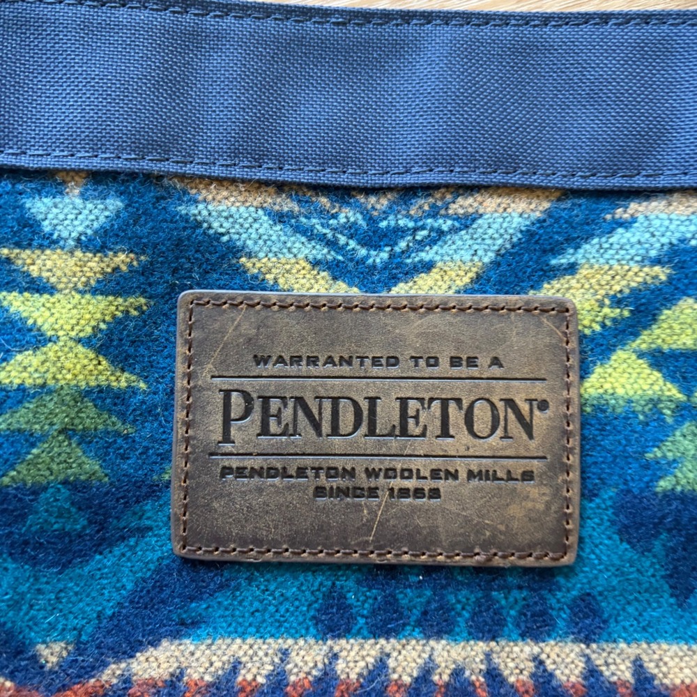 Pendleton Diamond Desert Zip Tote Bag Blue Geometric Wool‎ Canvas Aztec western - Picture 2 of 8
